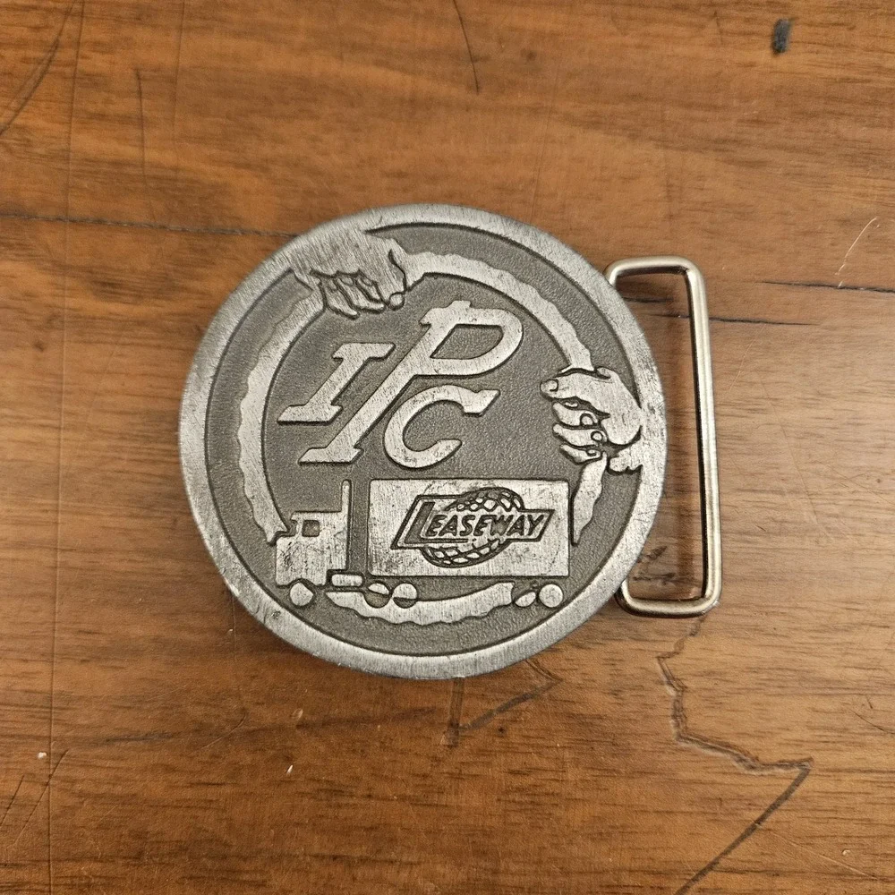 IPC Leaseway Transportation Trucking Company‎ Driver Trucker Round Belt Buckle